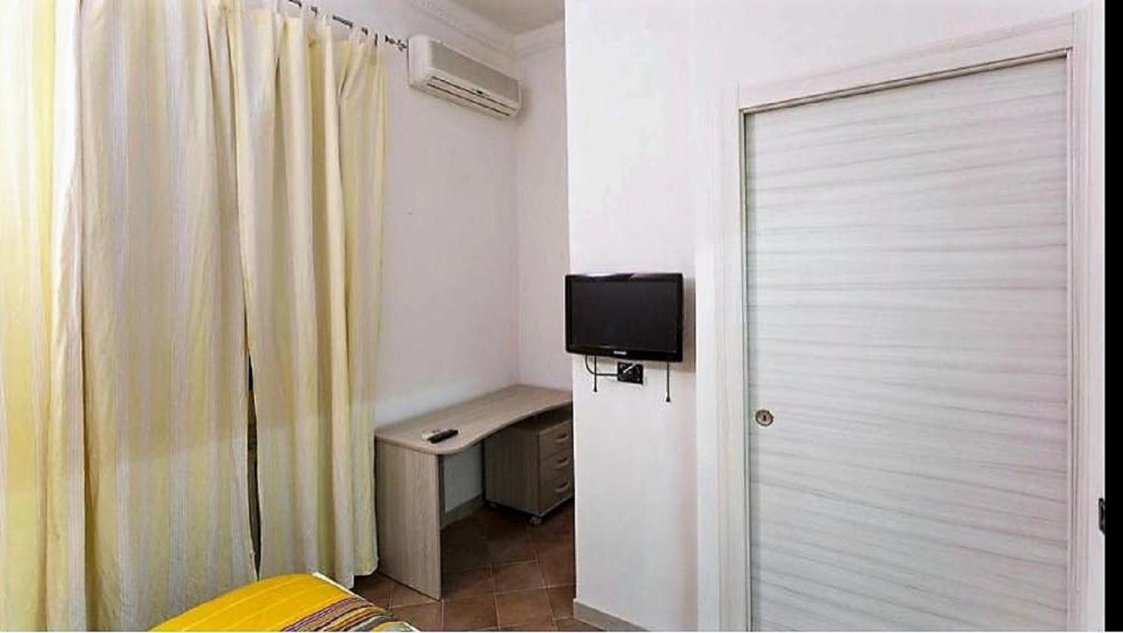 Manzoni House Apartment Лече Екстериор снимка